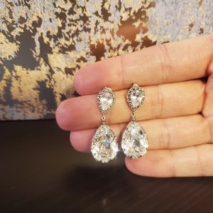 Earrings with clear drop swarovski crystals